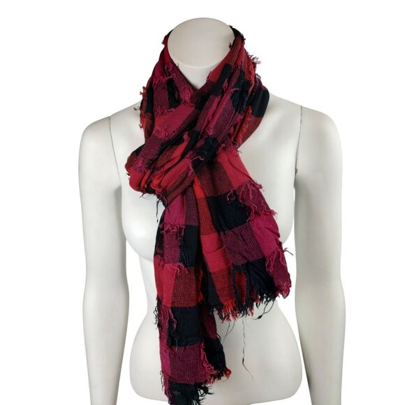 Womens Red and Black Buffalo Plaid Reversable Frayed Knit Scarf - Picture 3 of 7